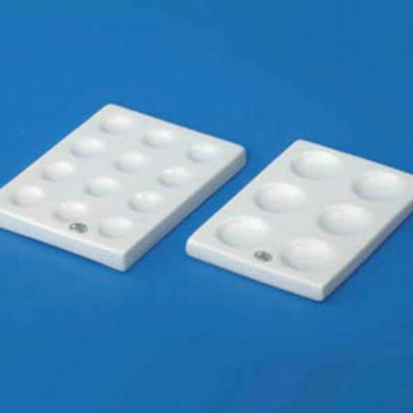 Plate-with-cavites